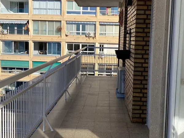 Piso en Avenida de Villajoyosa - Foto 9