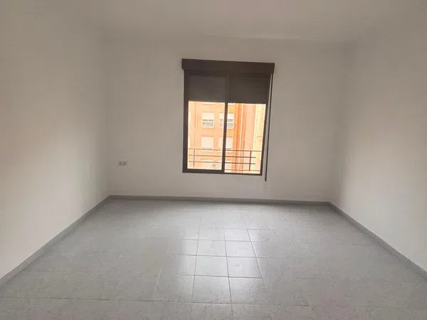 Piso en Calle de Jacinto Benavente, Zona Ensanche-Parque oeste - Foto 4