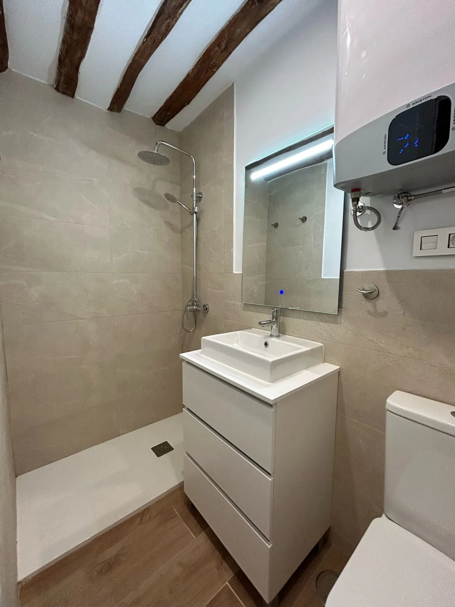 Estudio en calle del Salitre, 42 - Foto 9