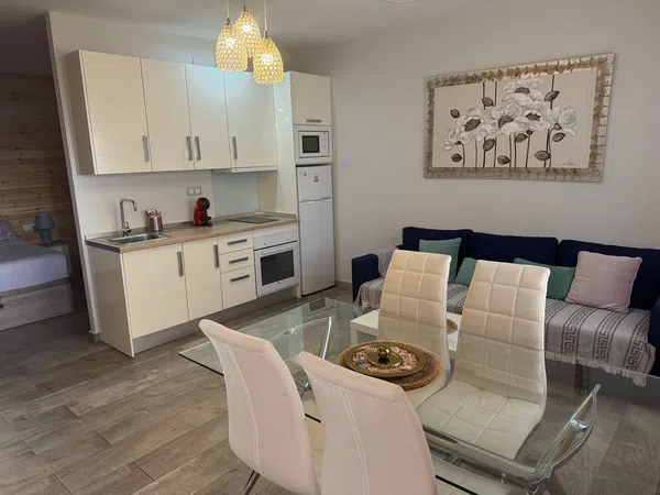 Estudio en calle de la Luna, 25 - Foto 4