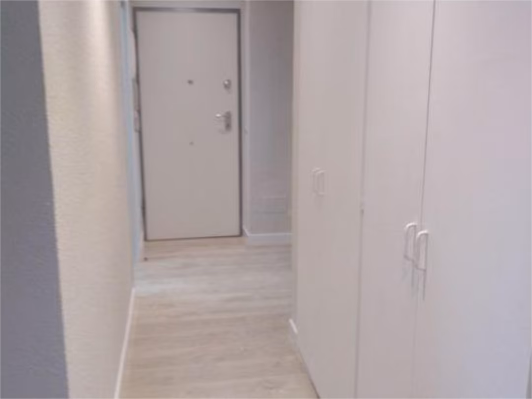 Piso en  Calle de Ulises 19 - Foto 11