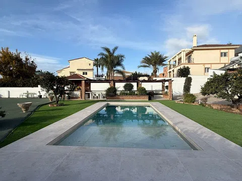 Casa independiente en calle Orquídea, 137