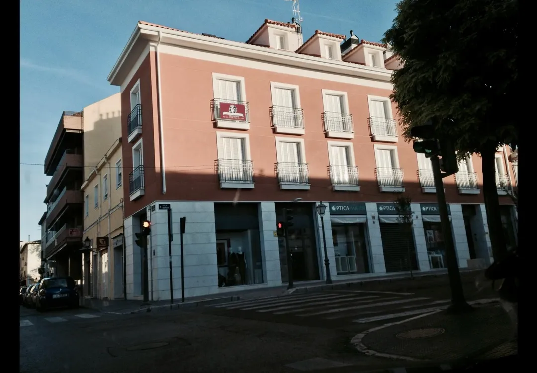 Local comercial en  Calle del Almíbar 78 - Foto 1