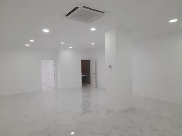 Local comercial en  CORNELLA - Foto 3