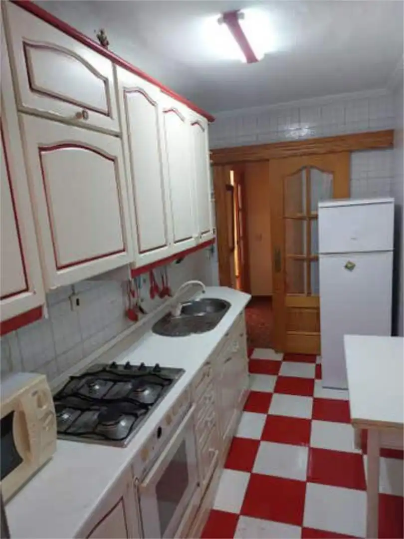 Piso en Barrio San Luis - Foto 7