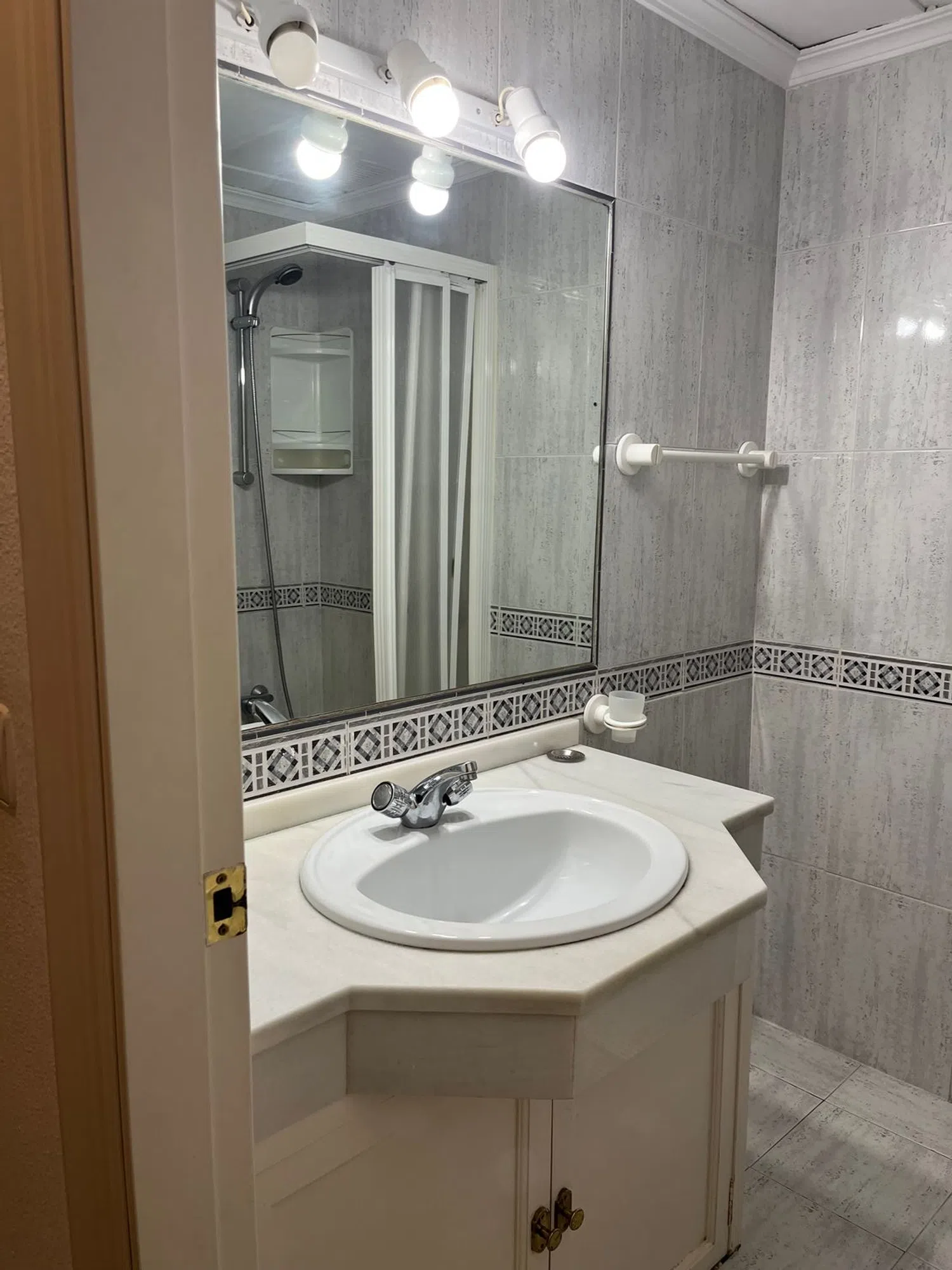 Piso en calle Diego Angulo Íñiguez, 9 - Foto 2