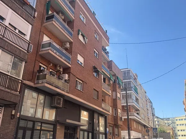 Piso en calle de la Constancia, 14