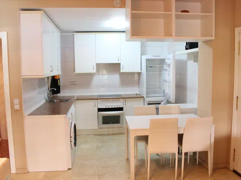 Piso en avenida del Príncipe de Asturias, 6