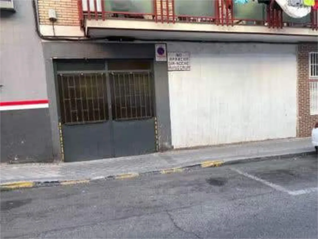 Local comercial en calle adrada de haza - Foto 1