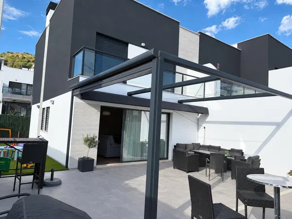 Chalet adosado en Calle Sierra de Baza, 6, Ctra Sierra - Acceso Nuevo Alhambra, Ctra Sierra - Acceso Nuevo Alhambra - Foto 1