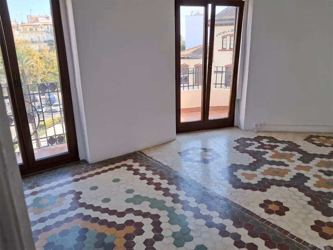 Piso en  Avinguda del Regne de València 38 - Foto 2