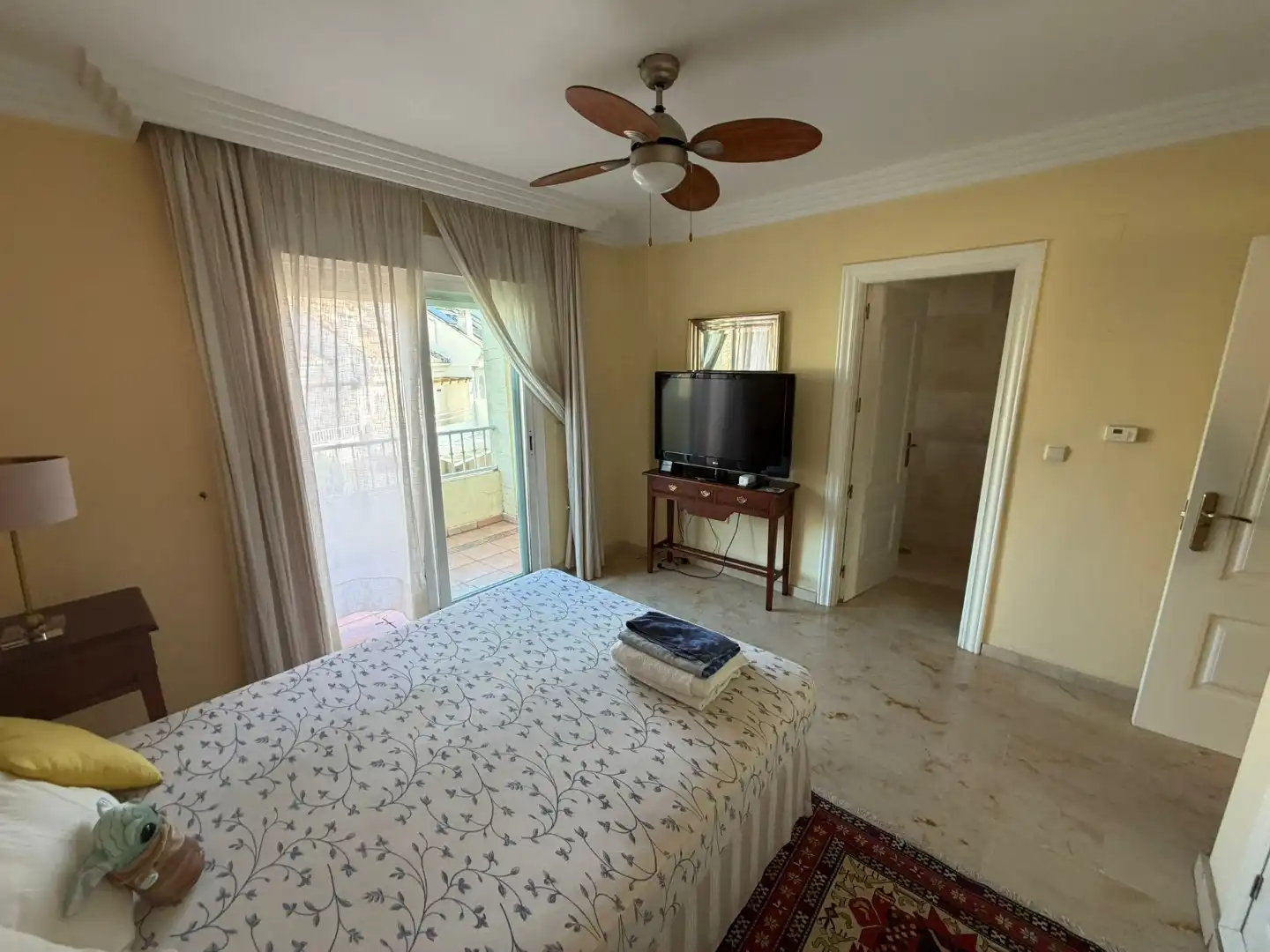 Casa adosada en  Avenida Pinos de los 18 - Foto 17