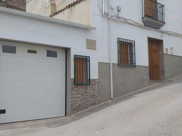 Casa adosada en  Calle los Carvajales 13 - Foto 1