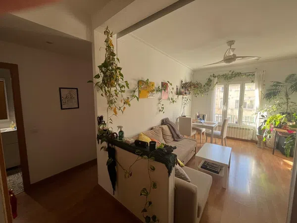 Piso en calle de Julián Besteiro, 13