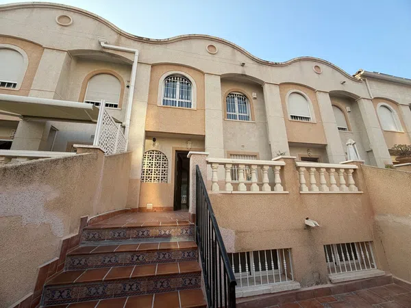 Chalet adosado en Calle Britania, 23, Alicante Golf - Foto 2