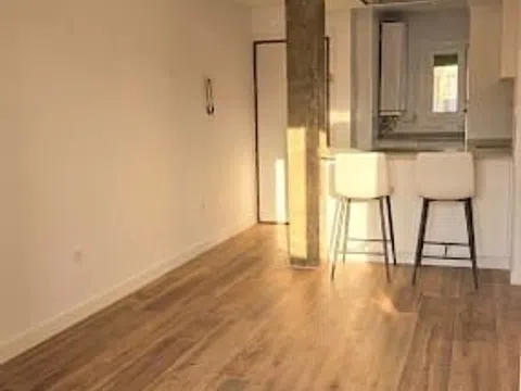 Piso en plaza de Redondela, 12