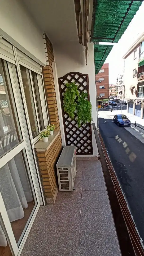 Piso en  Avenida de los Almogávares 38 - Foto 8