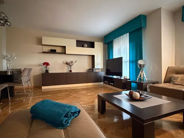 Chalet adosado en calle Medinaceli, 5 - Foto 1