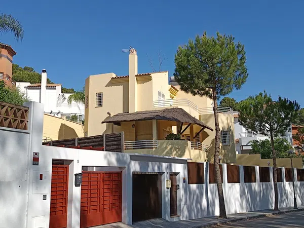 Casa independiente en calle Manuel Barbadillo, 3 - Foto 2