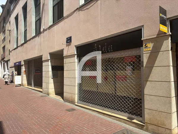 Local en Calle Cremat - Foto 1