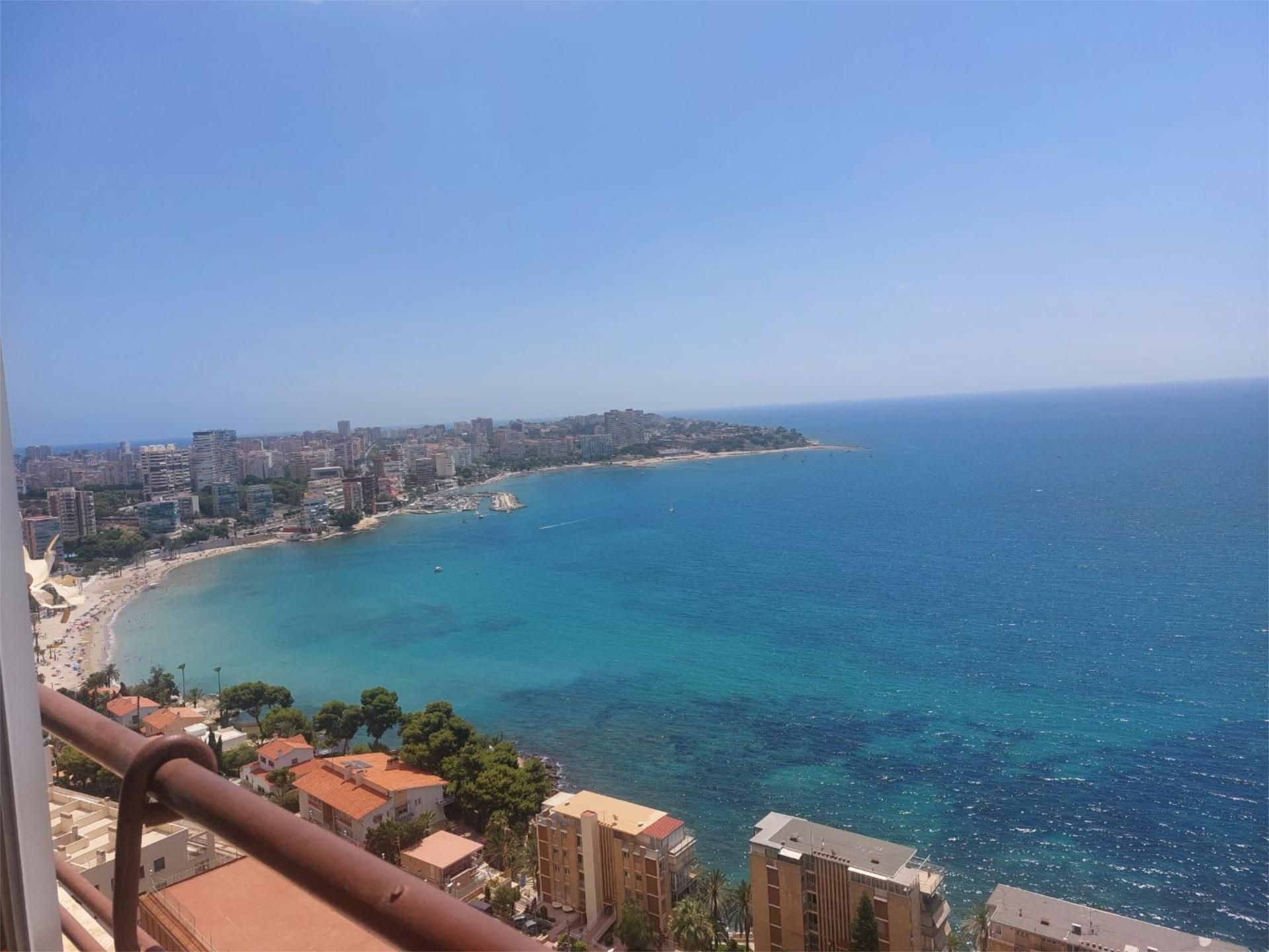 Piso en  Avenida de Villajoyosa 71 - Foto 2