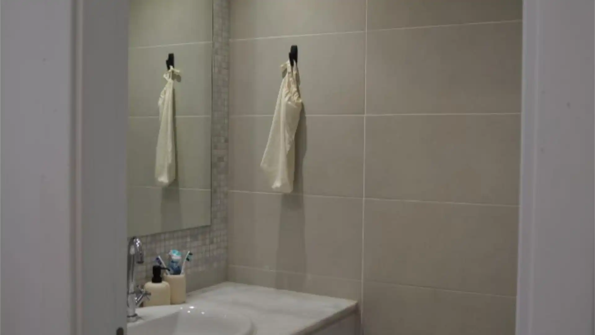 Piso en  Calle de Manuel Pombo Angulo 16 - Foto 13