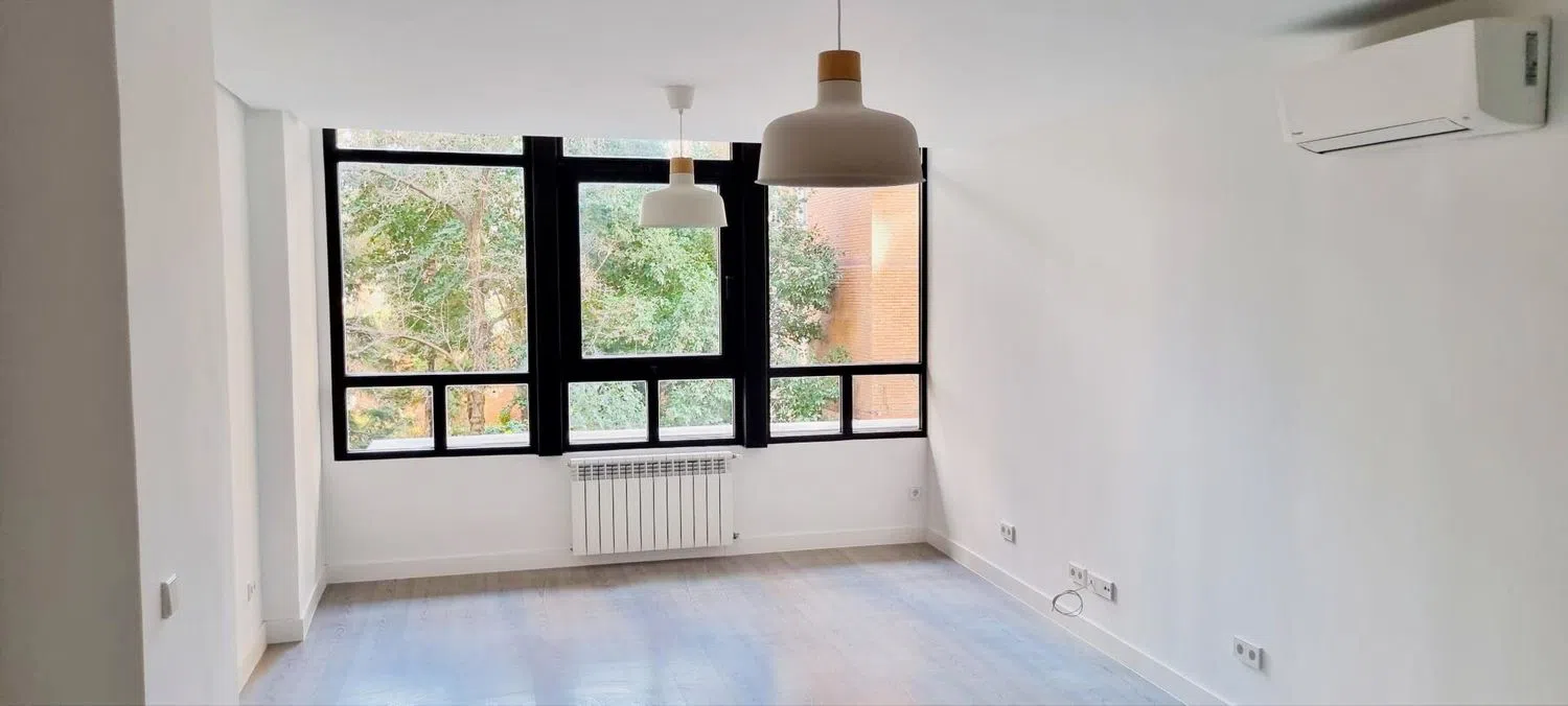 Piso en Barrio Vallehermoso - Foto 1