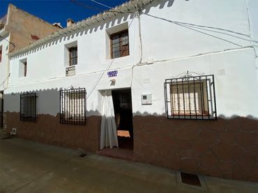 Casa adosada en  Plaza del Obispo 7 - Foto 1