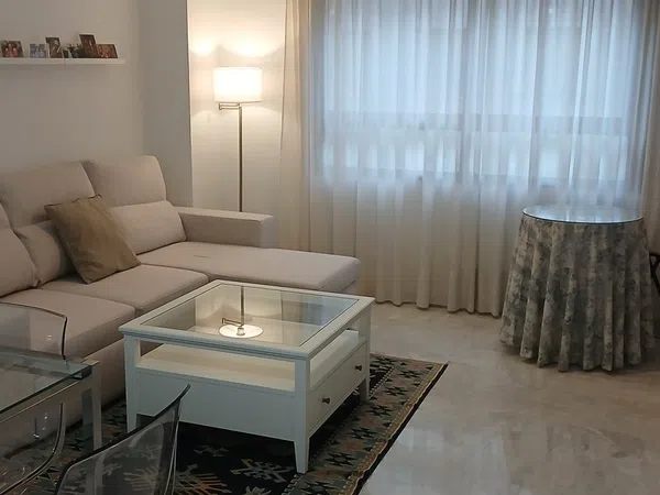 Piso en avenida de Medina Azahara, 31