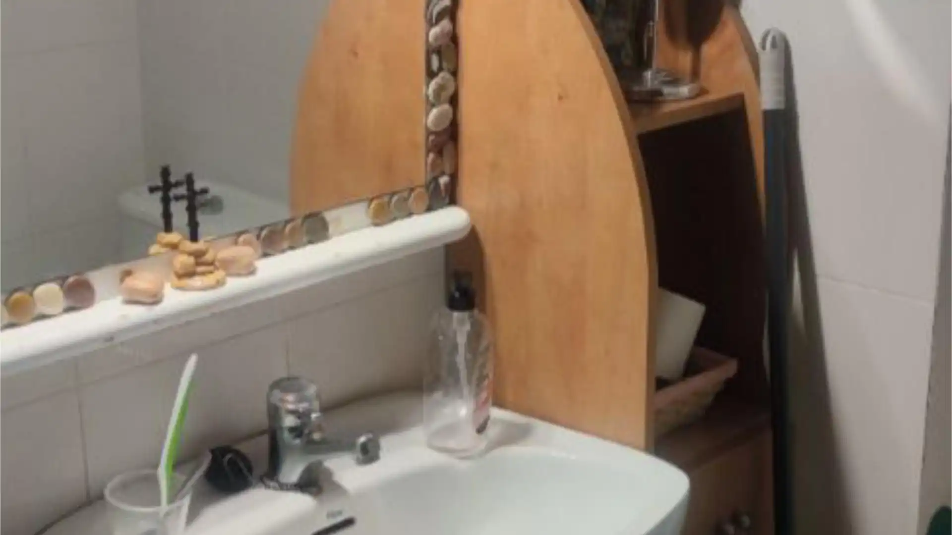 Casa adosada en  Carrer de l'Abat Escarré 34 - Foto 11