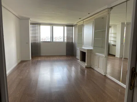 Piso en calle de Santiago de Compostela, 66