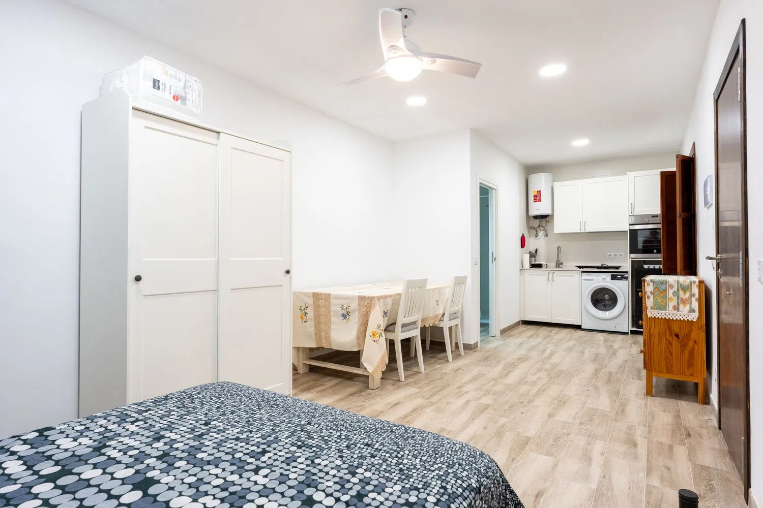 Estudio en plaza de Josep Maria Llompart, 10 - Foto 1