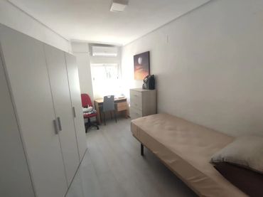 Piso en  Carrer del Pintor Sorolla 19 - Foto 4