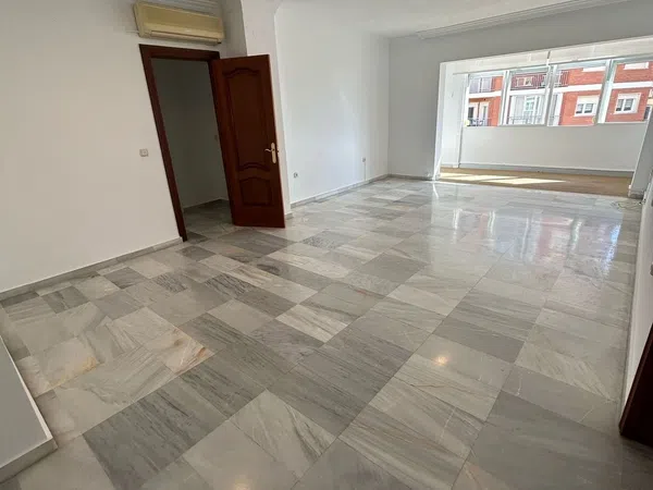 Piso en Calle Vélez Málaga, Malagueta - Monte Sancha - Foto 2