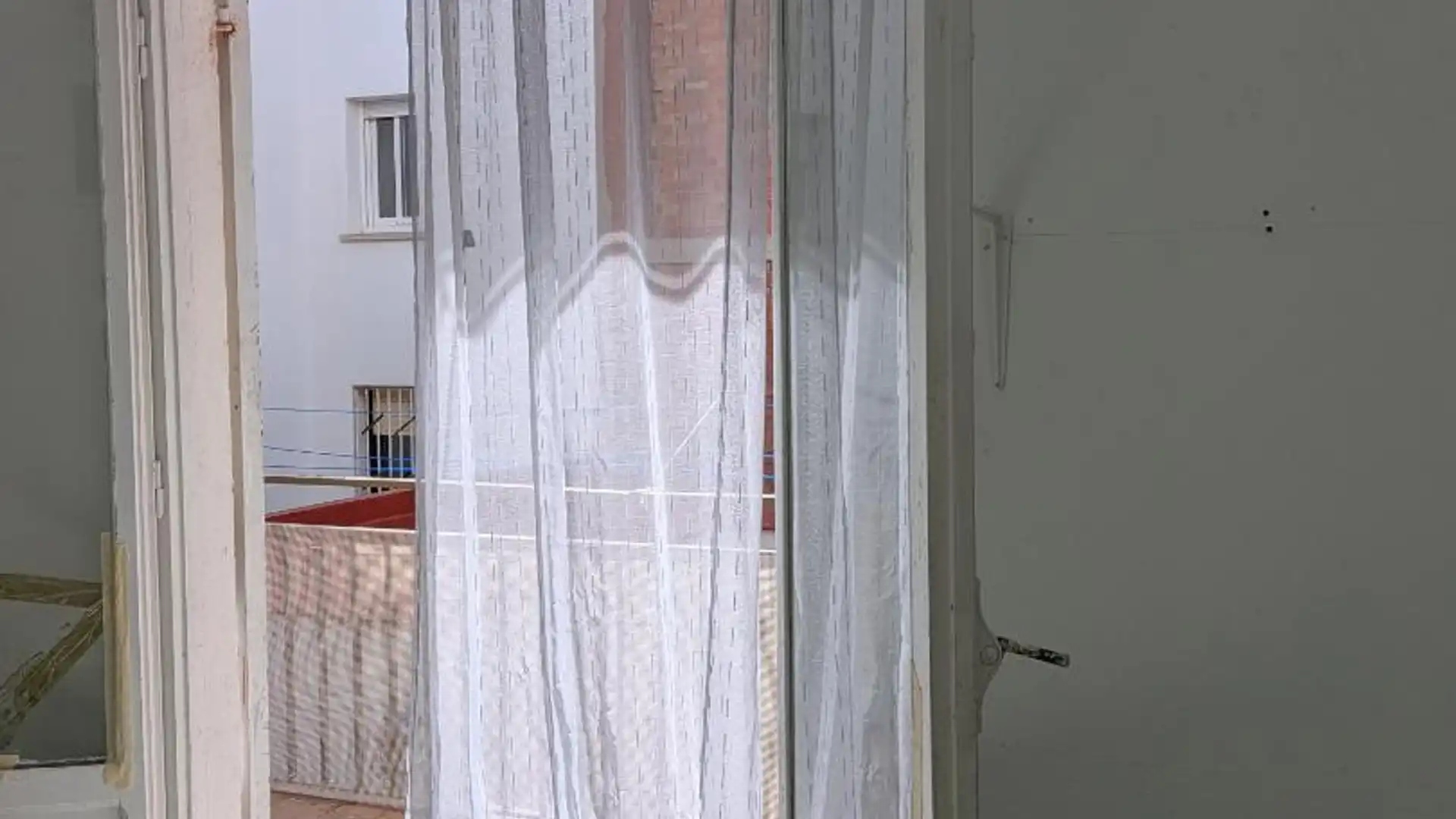 Piso en  Carrer de Pere Riudor 16 - Foto 2