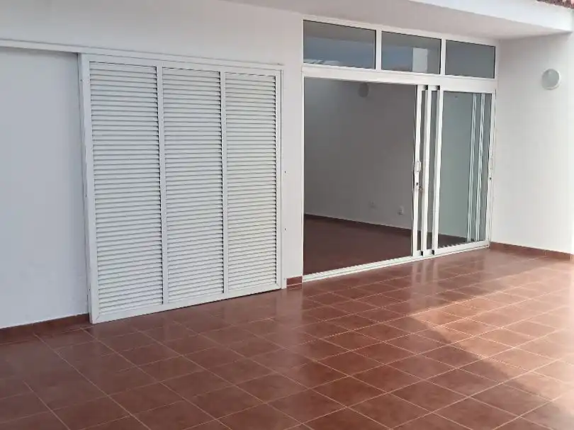 Casa adosada en  Avenida Touroperador Finnmatkat 9 - Foto 4