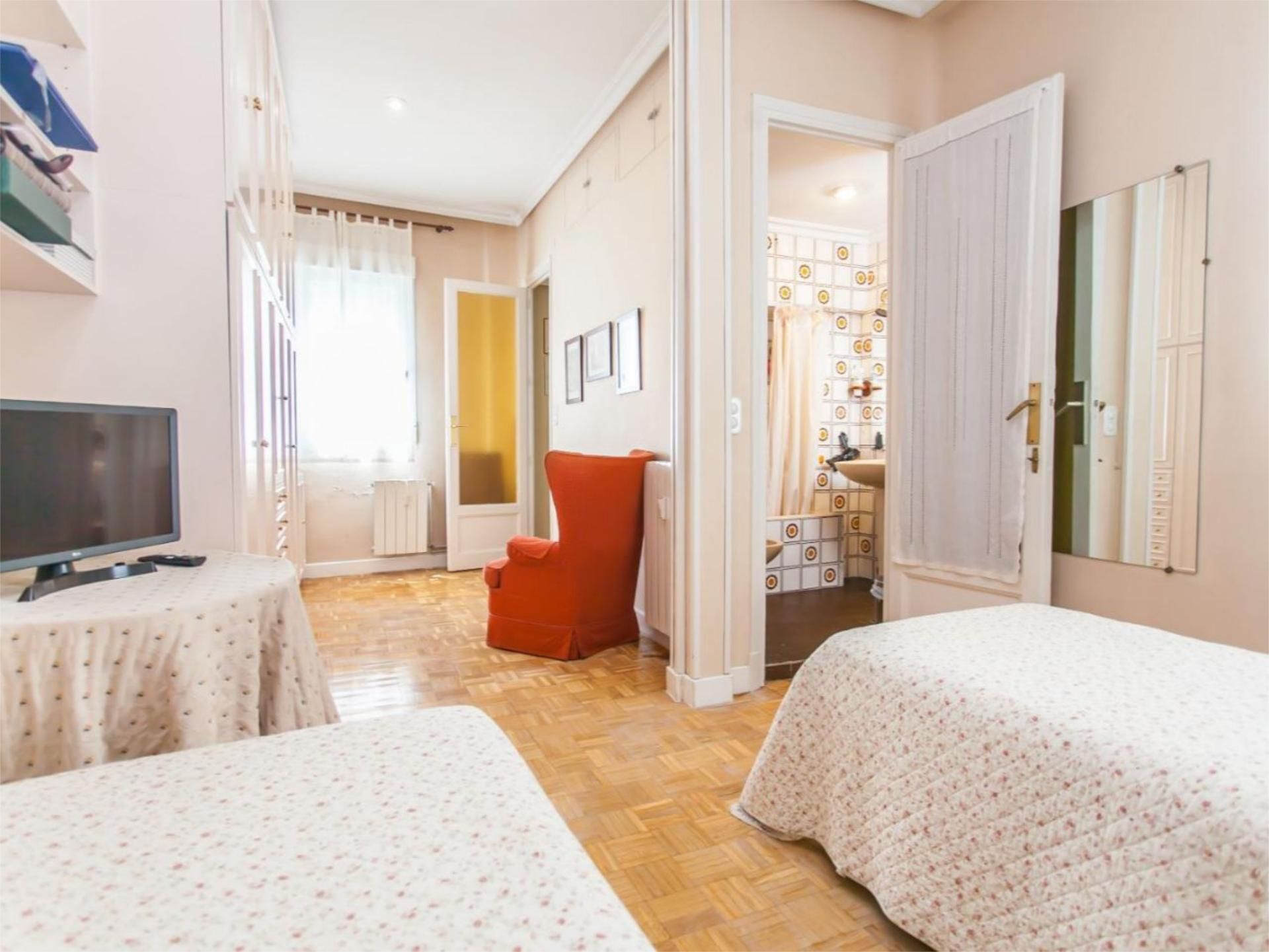 Piso en  Calle del General Álvarez de Castro 32 - Foto 17