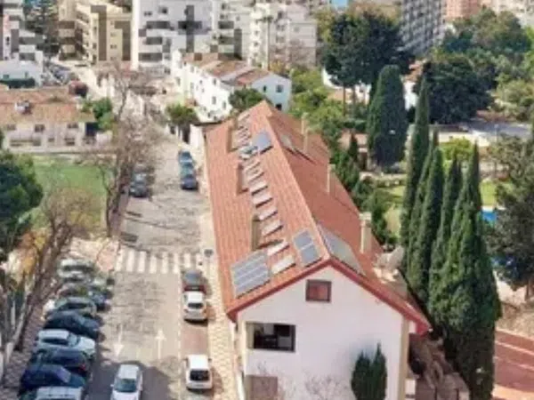 Chalet adosado en Avenida de los Abedules, 19 - Foto 1