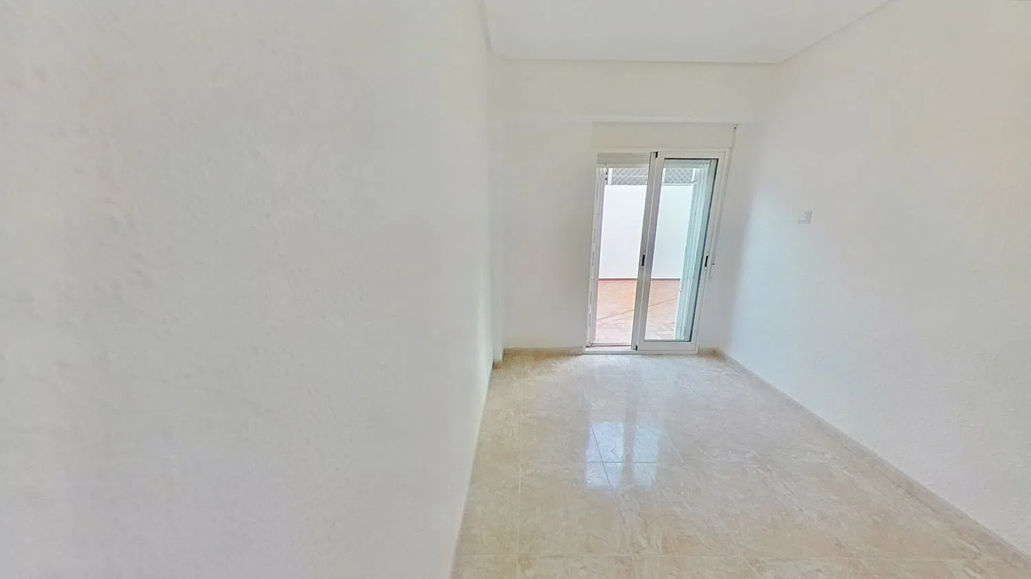 Piso en Barrio Torrefiel - Foto 7