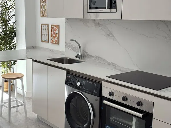 Estudio en avenida de Carlos III, 25 - Foto 2