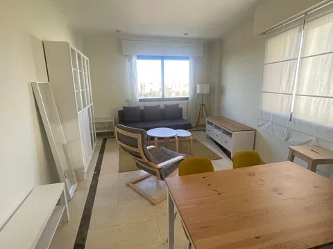 Piso en plaza del Descubridor Diego de Ordás, 1