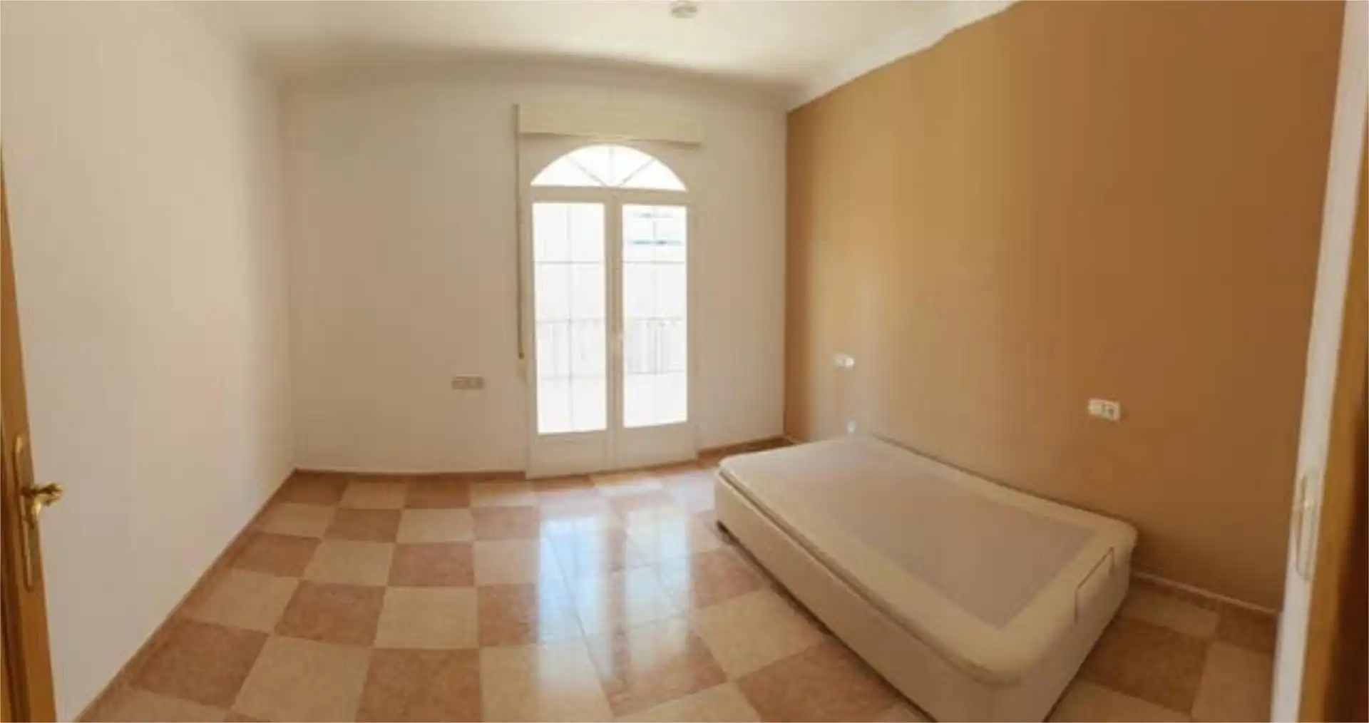 Chalet en zona - Foto 3