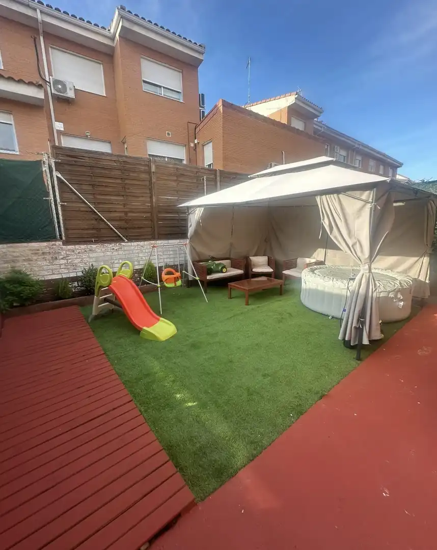 Chalet en  Calle del Himno 72 - Foto 4