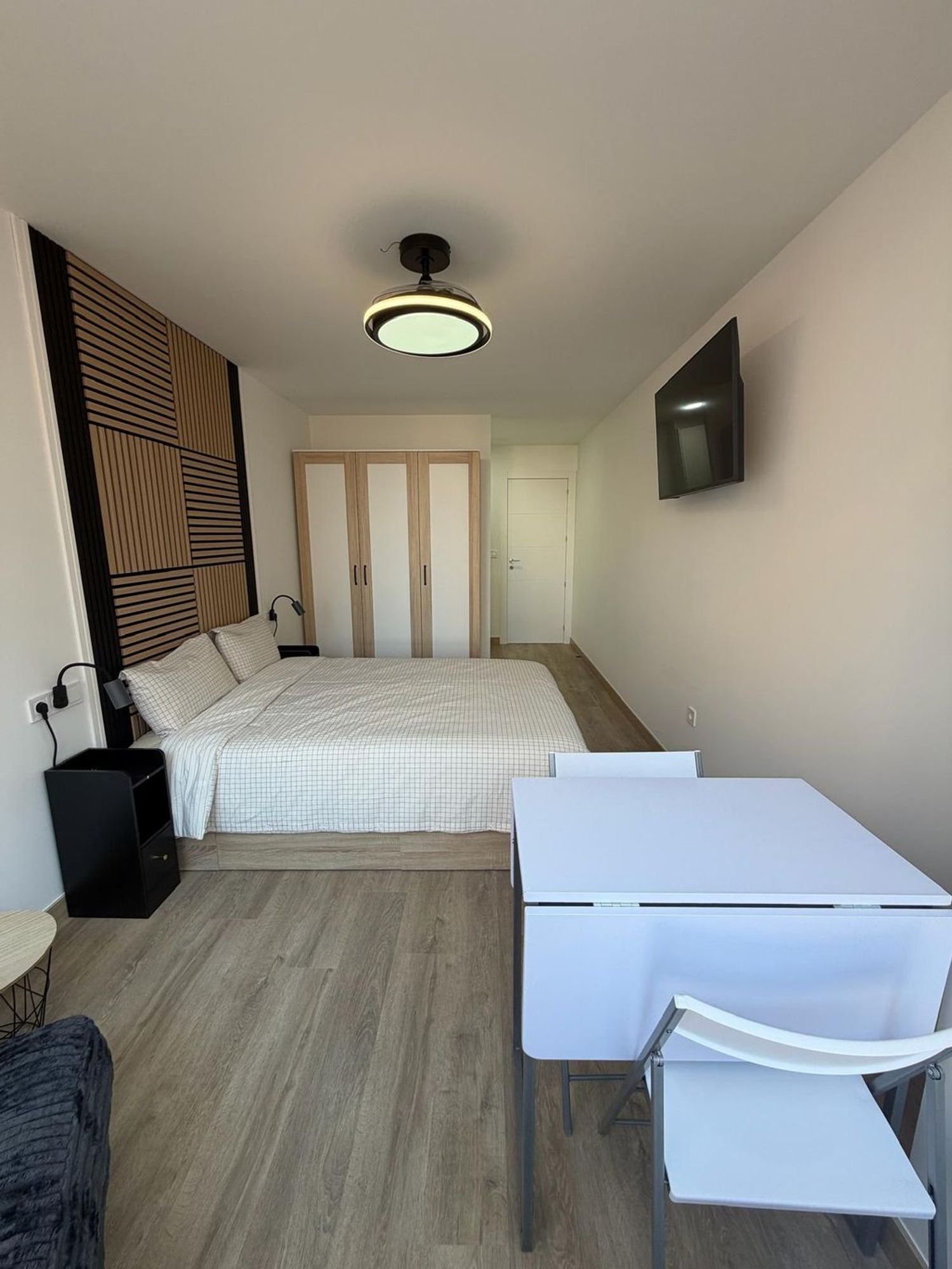 Estudio en calle de Ramón y Cajal, 61 - Foto 2