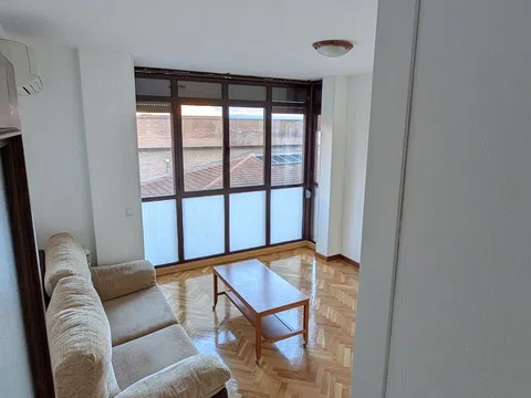 Piso en calle de Benita Ávila, 6