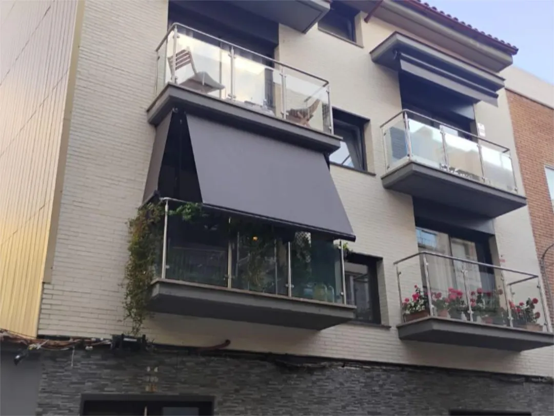 Piso en  Carrer de Cornellà Modern 16 - Foto 1