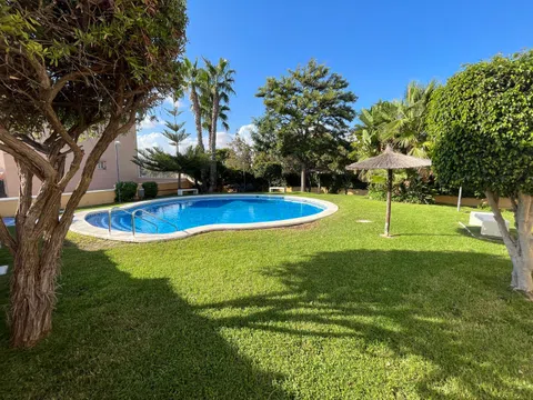 Chalet pareado en calle de la Boga, 8