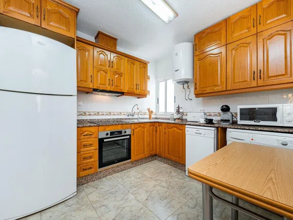 Chalet pareado en Avenida de Inglaterra, 4, Los Europeos - Foto 2