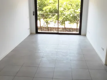 Piso en  Carrer de Granada - Foto 1