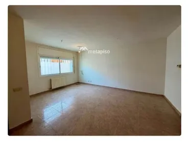 Casa adosada en Castellet i la Gornal - Foto 1